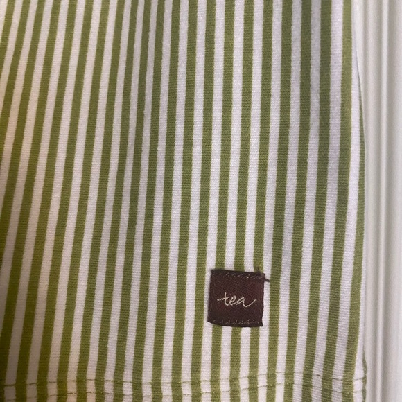 Girls Tea Collection Ruffle Sleeve Dress - Picture 5 of 5